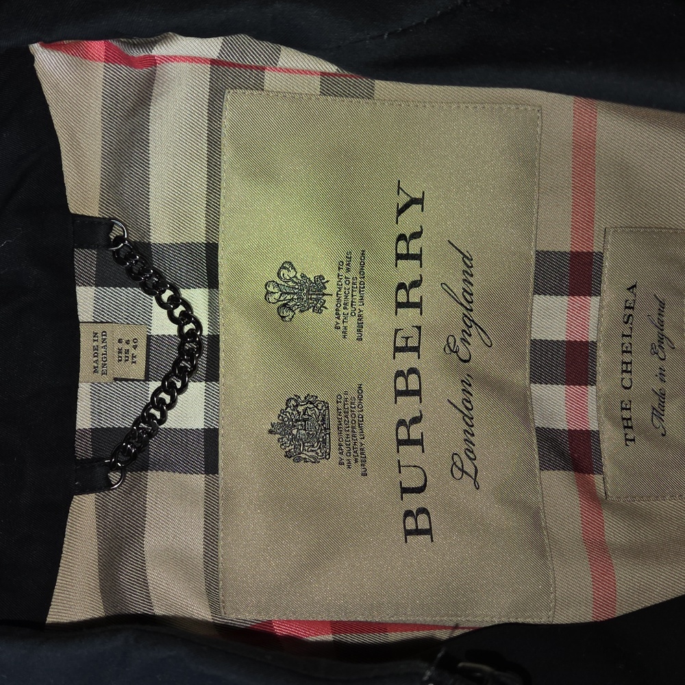 Like New Burberry Chelsea Trench - Picture 2 of 12